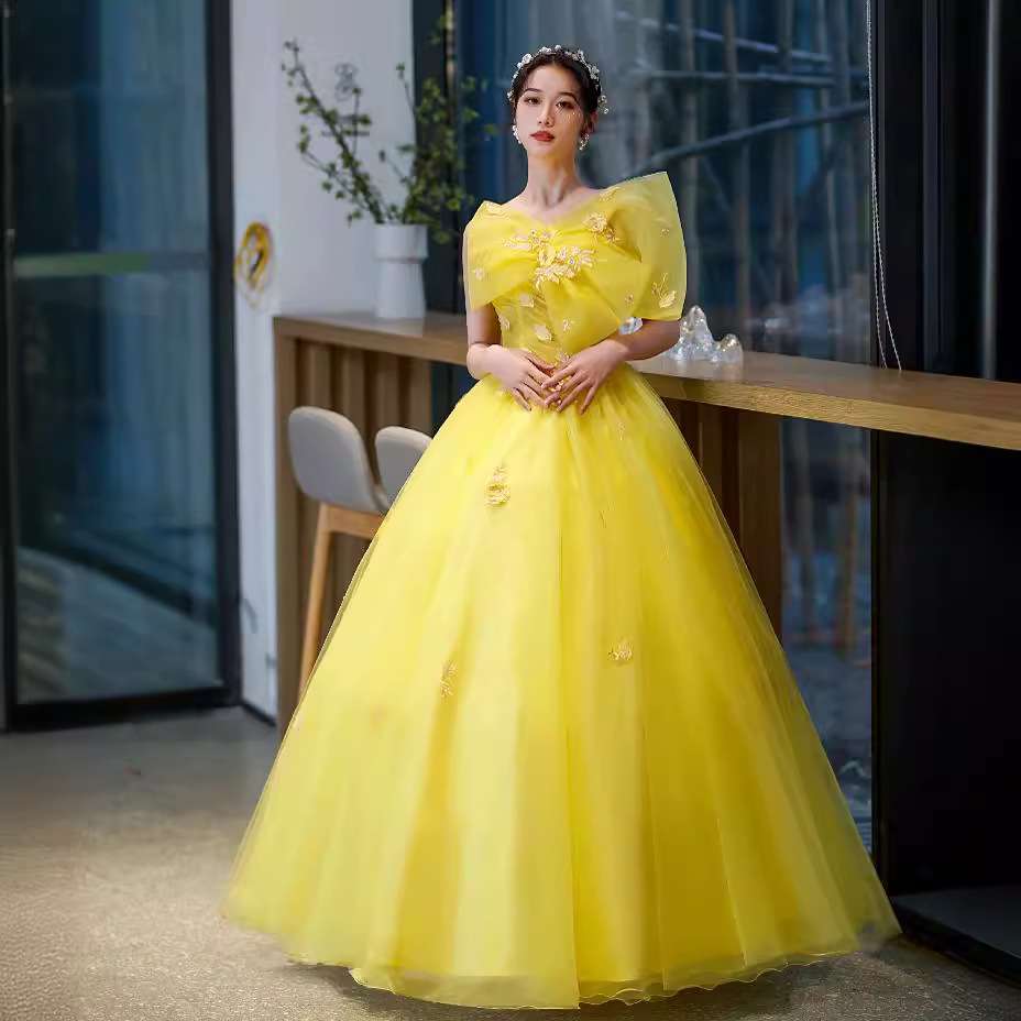 カラードレス 優美な蝶々舞う プリンセスドレス