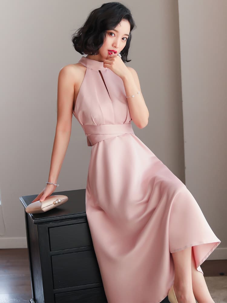 カラードレス 上品なホルターネック シンプル ミディ丈ドレス