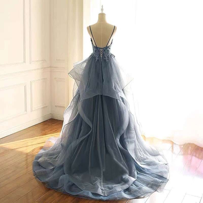 カラードレス エアリーレイヤードチュールウエディングドレス