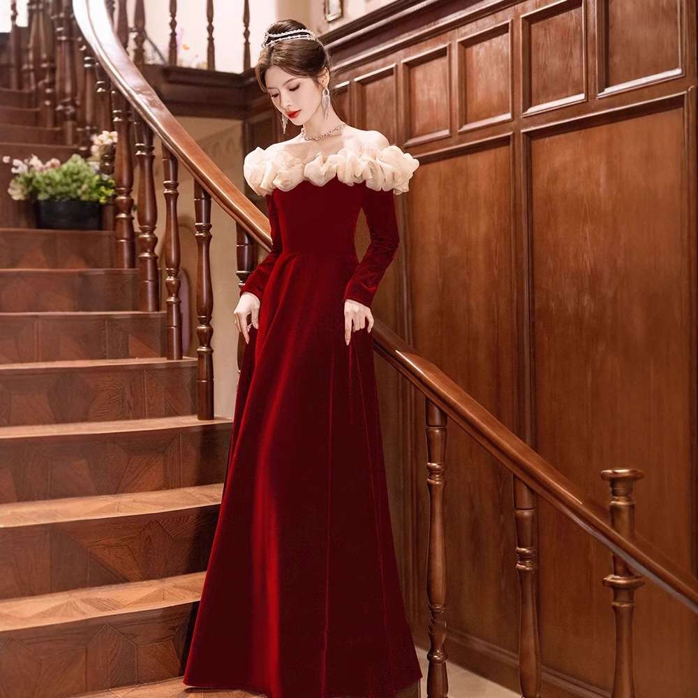 優美なラッフルネックベルベット調カラードレス