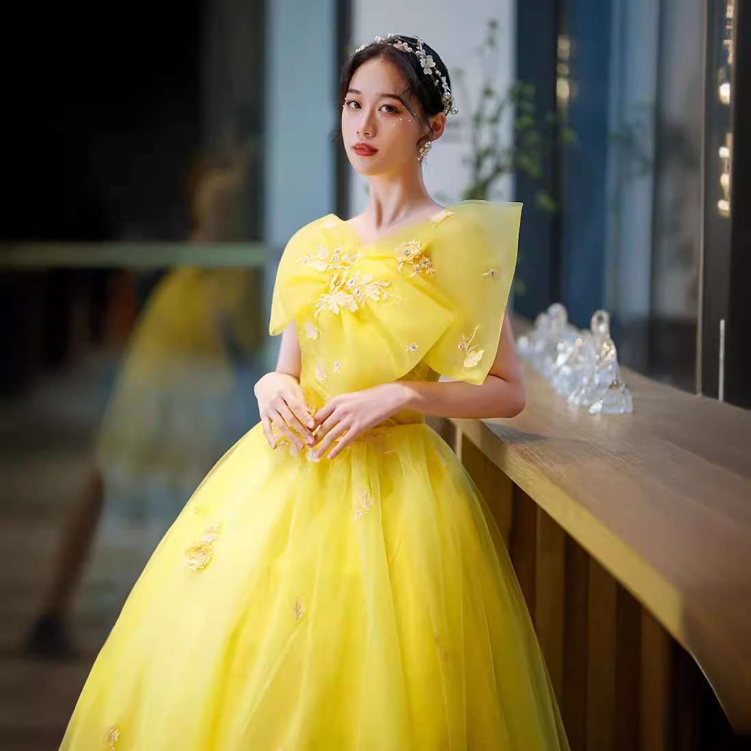 カラードレス 優美な蝶々舞う プリンセスドレス