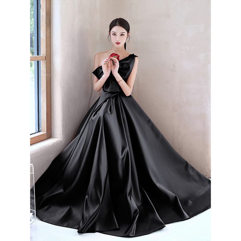 カラードレス リボンモチーフ デザイン ウェディングドレス