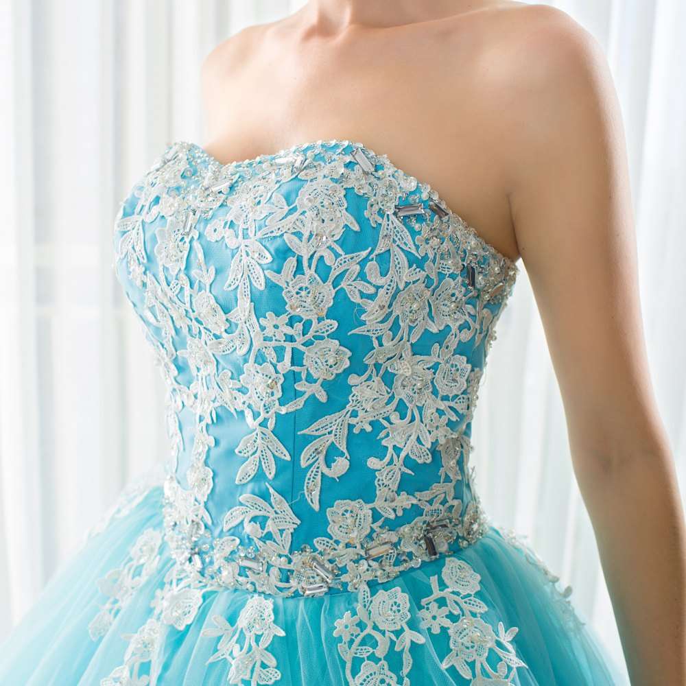 カラードレス 華やかなレース刺繍チュールドレス