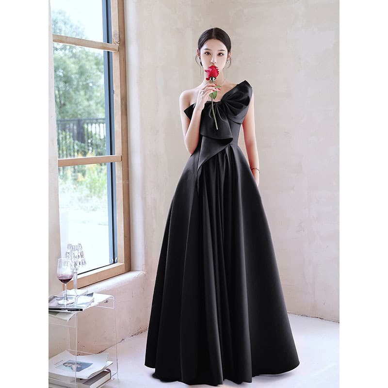 カラードレス リボンモチーフ デザイン ウェディングドレス