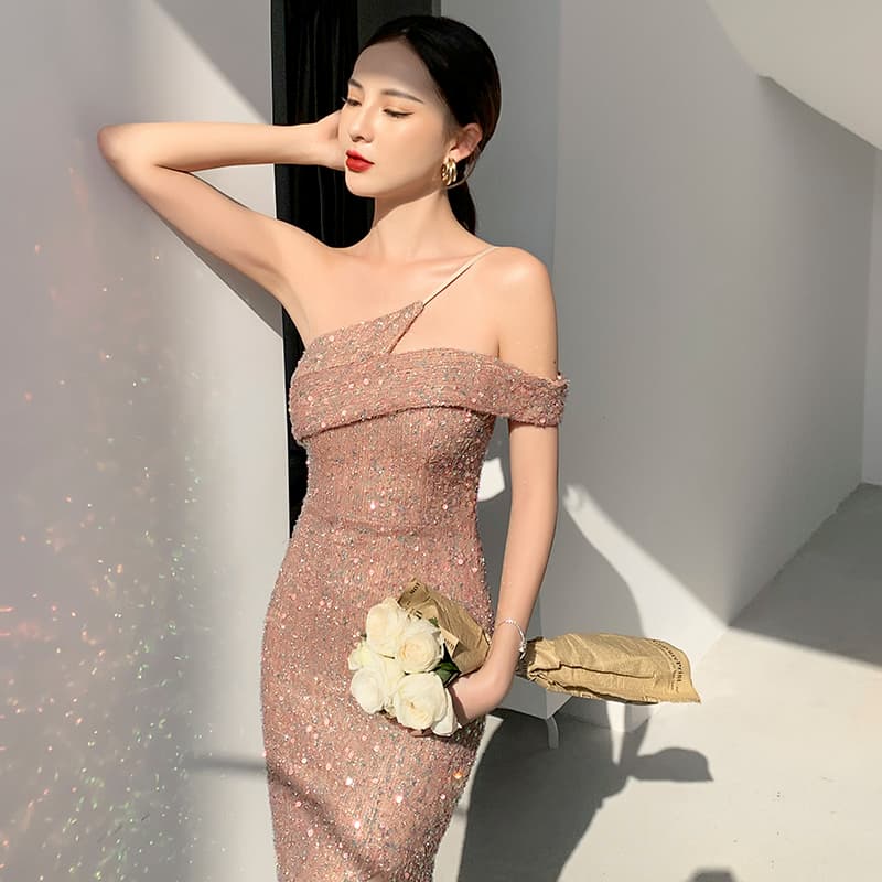 カラードレス カラードレス 煌めき纏う非対称ワンショルダードレス