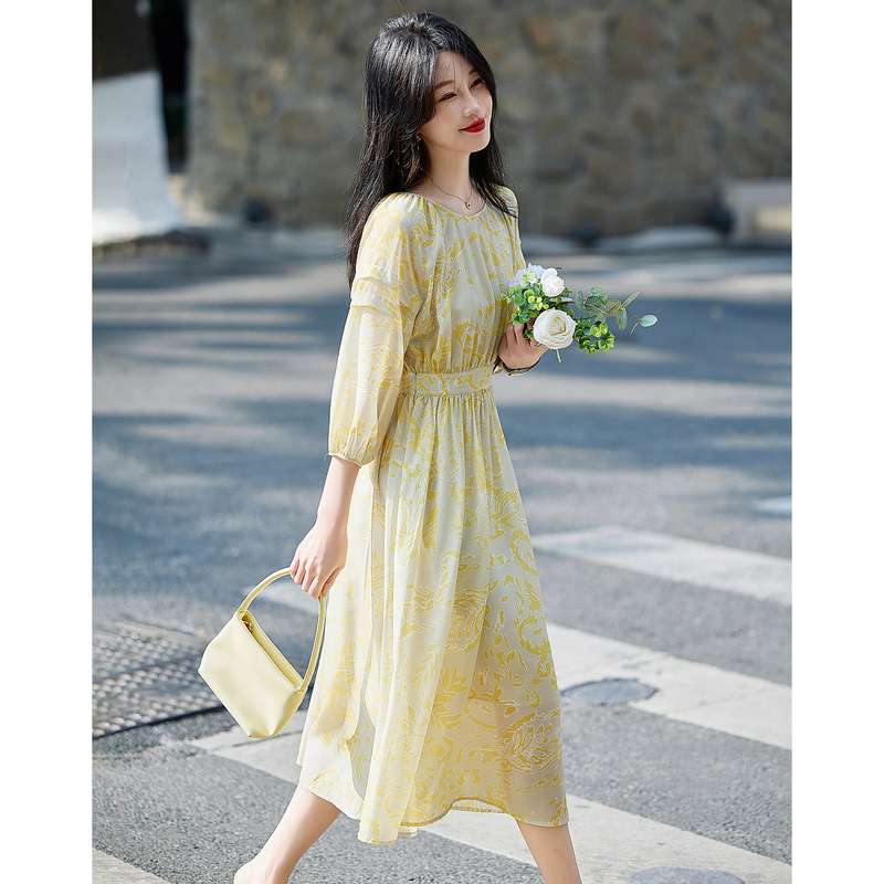 カラードレス 優美な花柄シフォンミディ丈ワンピース
