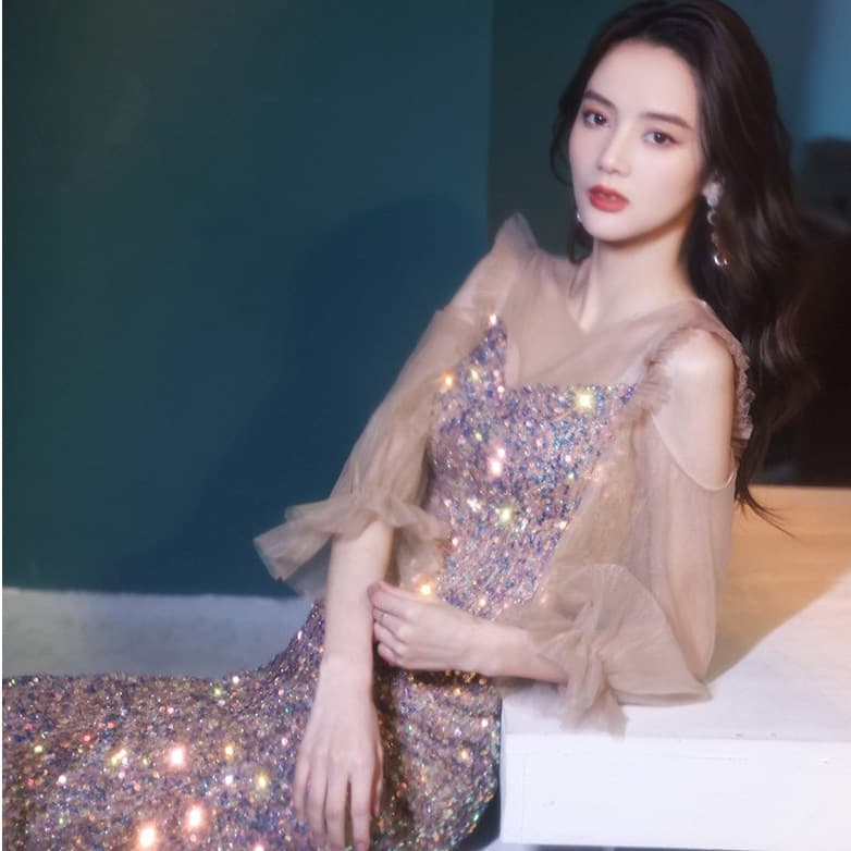 カラードレス きらめき輝く星空のような美しさ