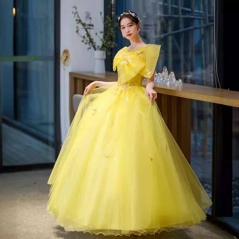 カラードレス 優美な蝶々舞う プリンセスドレス