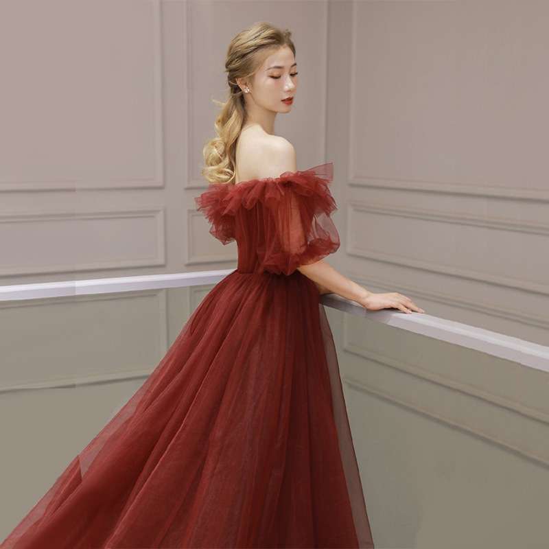 カラードレス 優美なチュールのオフショルダープリンセスドレス