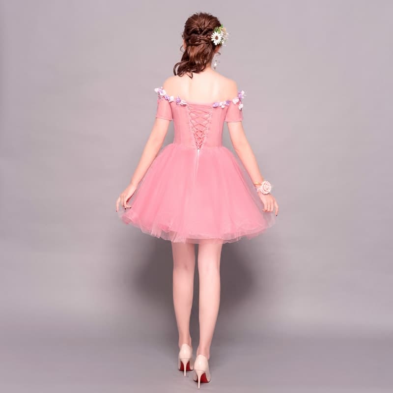 カラードレス 蝶々舞う優美なオフショルダーチュールドレス